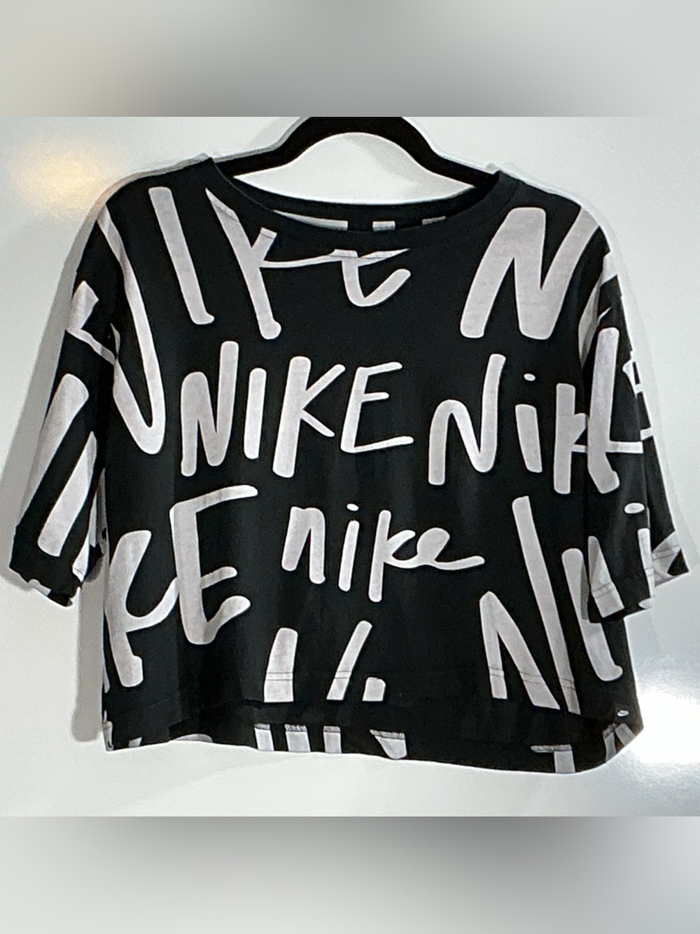 Nike Cropped Tee Large Black Gray All Over Logo Print Short Sleeve